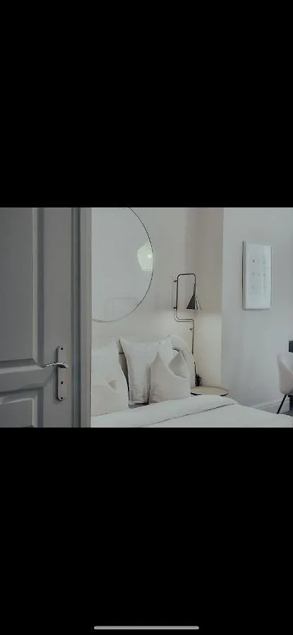 Suite Onega ليون 0*,  فرنسا